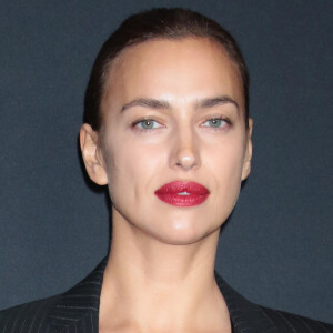 Irina Shayk - Première du film "Nightmare Alley" au Alice Tully Hall à New York. Le 1er décembre 2021