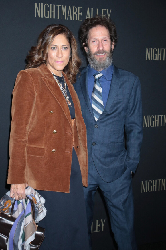 Tim Blake Nelson et sa femme Lisa Benavides - Première du film "Nightmare Alley" au Alice Tully Hall à New York. Le 1er décembre 2021