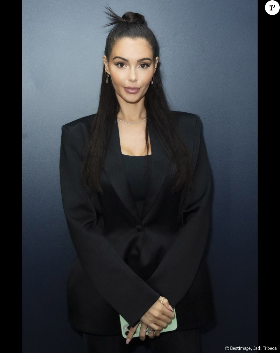 Exclusif - Nabilla Benattia - Nabilla Benattia, son mari Thomas Vergara et leur fils Milann posent lors de l'avant première du documentaire "Nabilla sans filtre" (Amazon Prime Vidéo) à Paris le 22 Novembre 2021. © Jack Tribeca / Bestimage
