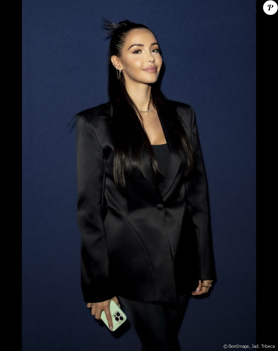 Exclusif - Nabilla Benattia - Nabilla Benattia, son mari Thomas Vergara et leur fils Milann posent lors de l'avant première du documentaire "Nabilla sans filtre" (Amazon Prime Vidéo) à Paris le 22 Novembre 2021. © Jack Tribeca / Bestimage