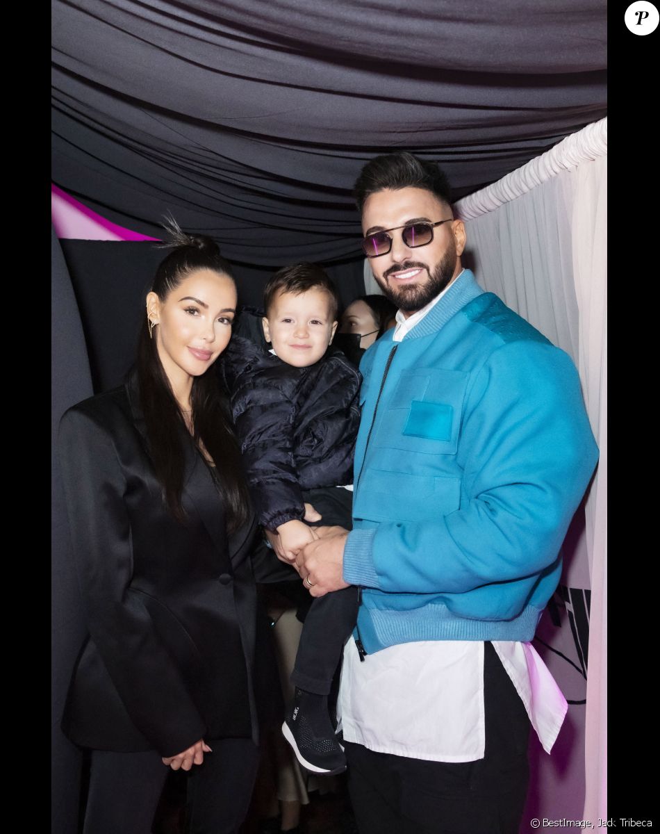 Exclusif - Nabilla Benattia, son mari Thomas Vergara et leur fils Milann - Nabilla Benattia, son mari Thomas Vergara et leur fils Milann posent lors de l'avant première du documentaire "Nabilla sans filtre" (Amazon Prime Vidéo) à Paris le 22 Novembre 2021.© Jack Tribeca / Bestimage