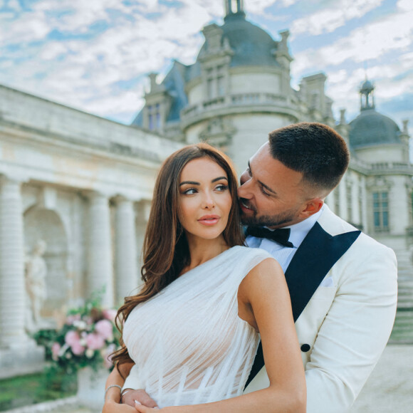 Exclusif - Mariage de Nabilla Benattia (robe de mariée créée par Jean-Paul Gaultier) et Thomas Vergara au château de Chantilly, France, le 5 juillet 2021.© Benjamin Decoin/Bestimage 