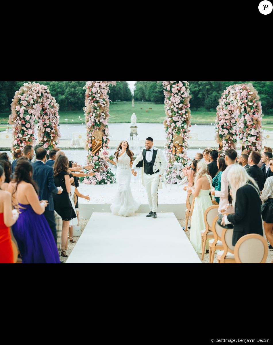 Exclusif - Mariage de Nabilla Benattia (robe de mariée créée par Jean-Paul Gaultier) et Thomas Vergara au château de Chantilly, France, le 5 juillet 2021. © Benjamin Decoin/Bestimage