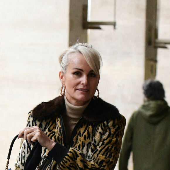 Exclusif - Laeticia Hallyday est allée au studio Guillaume Tell à Suresnes, le studio où Johnny enregistrait, avant d'aller à l'hôtel Costes à Paris le 16 novembre 2021.