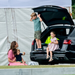 Catherine (Kate) Middleton, duchesse de Cambridge avec ses enfants, le prince George de Cambridge, la princesse Charlotte de Cambridge et le prince Louis de Cambridge lors d'un match de polo de bienfaisance King Power Royal Charity Polo Day à Wokinghan, comté de Berkshire, Royaume Uni, le 10 juillet 2019.