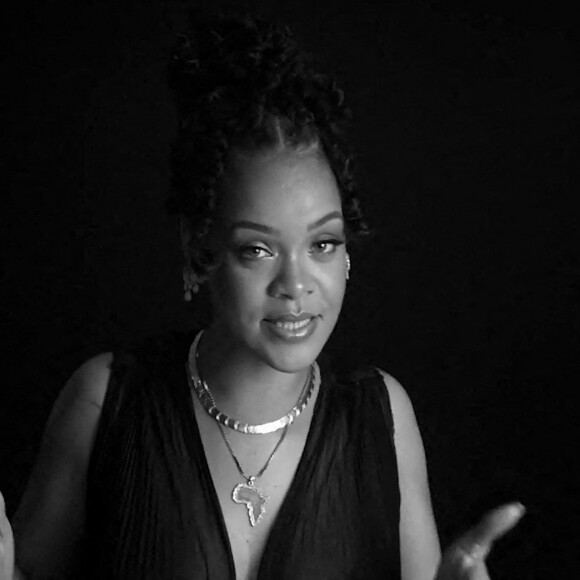 Rihanna - Les célébrités dans une vidéo félicitant Jay-Z pour son introduction dans le Rock & Roll Hall of Fame. New York, le 21 novembre 2021. 