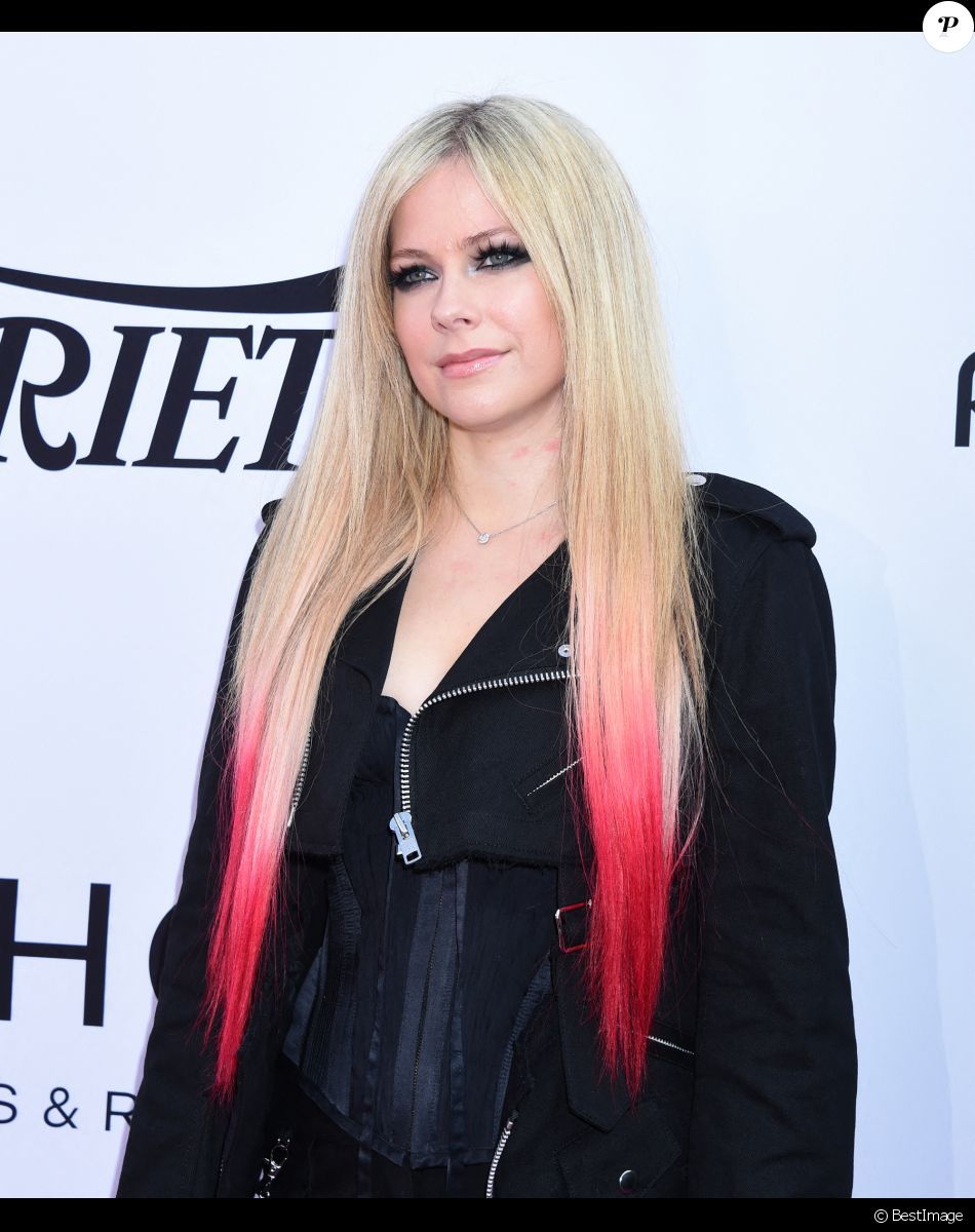 Avril Lavigne au photocall de la soirée Variety 2021 Music Hitmakers Brunch à Los Angeles le 4 décembre 2021.