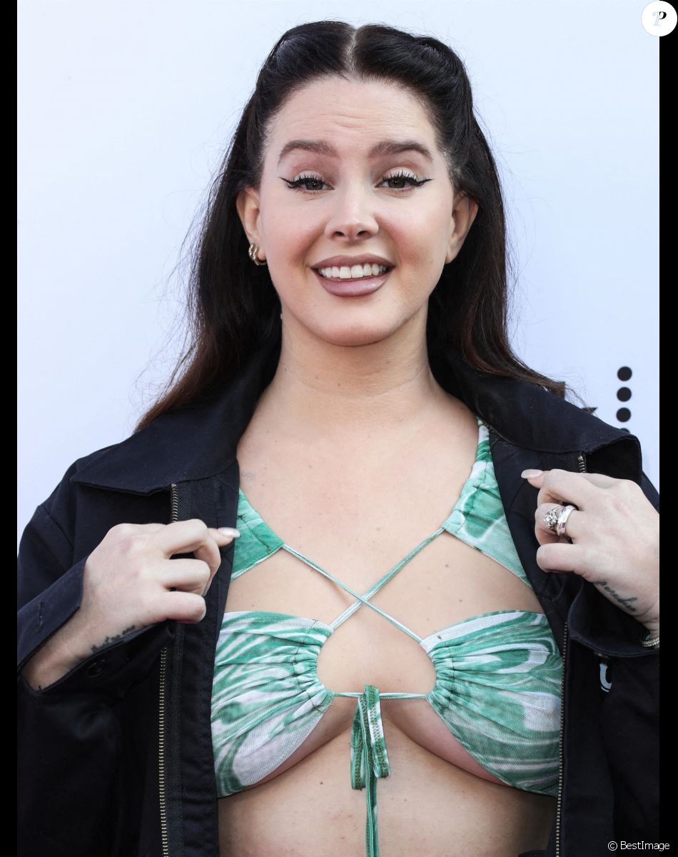 Lana Del Rey au photocall de la soirée Variety 2021 Music Hitmakers Brunch à Los Angeles