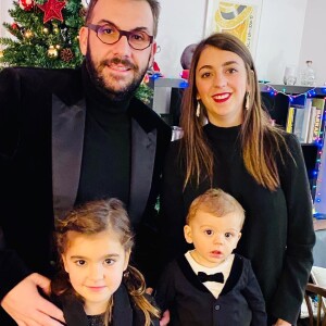 Laurent Ournac avec sa femme Ludivine et ses enfants Capucine et Léon, décembre 2019