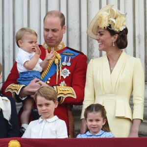 Le prince William, duc de Cambridge, et Catherine (Kate) Middleton, duchesse de Cambridge, le prince George de Cambridge, la princesse Charlotte de Cambridge, le prince Louis de Cambridge - La famille royale au balcon du palais de Buckingham lors de la parade Trooping the Colour 2019, célébrant le 93ème anniversaire de la reine Elisabeth II, Londres, le 8 juin 2019.