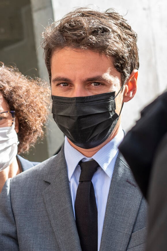 Gabriel Attal, Porte-parole du Gouvernement - Déplacement du Premier ministre, à Issy-les-Moulineaux, France, le 17 mai 2021, sur le thème du logement et de la ville durable au chantier de la résidence Hoya. © Pierre Perusseau/Bestimage