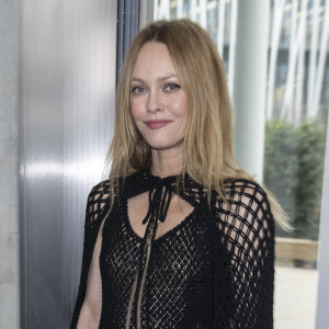 Vanessa Paradis assiste au défilé de mode Chanel, collection Métiers d'Art 2021-2022 au 19M. Paris, le 7 décembre 2021 © Olivier Borde / Bestimage