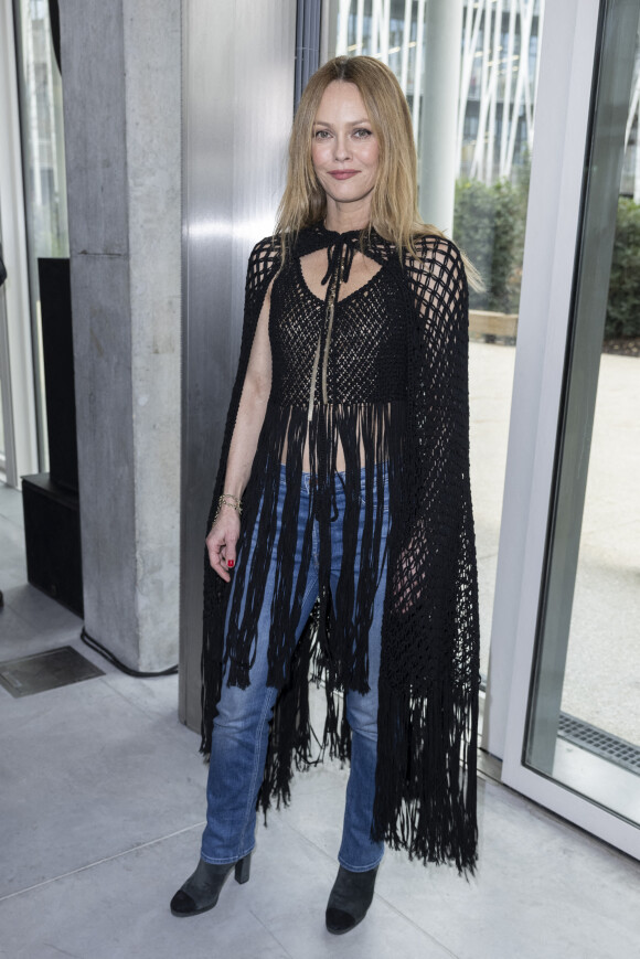 Vanessa Paradis assiste au défilé de mode Chanel, collection Métiers d'Art 2021-2022 au 19M. Paris © Olivier Borde / Bestimage