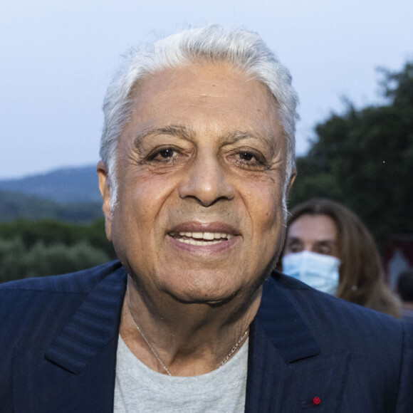 Exclusif - Enrico Macias au spectacle de Gad Elmaleh le premier jour de l'ouverture du Festival de Ramatuelle le 31 juillet 2021. La soirée s'est ensuite terminée par un dîner dans un restaurant de la plage Tahiti. © Cyril Bruneau/Festival de Ramatuelle/Bestimage 