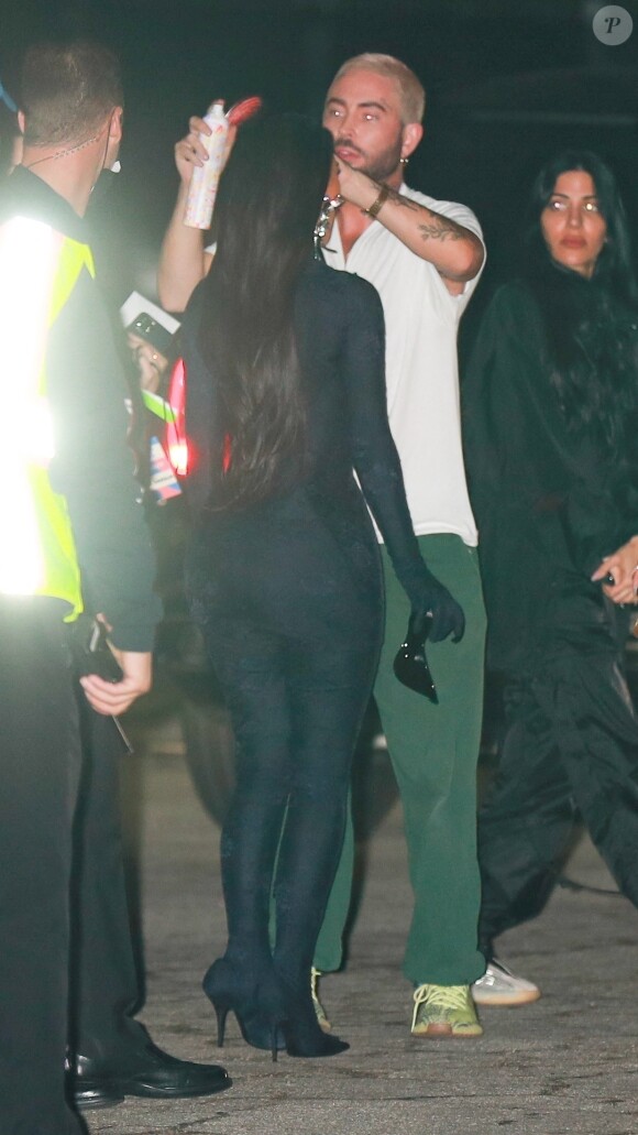 Kim Kardashian dans les coulisses des People's Choice Awards 2021, au Barker Hangar à Santa Monica. Le 7 décembre 2021.