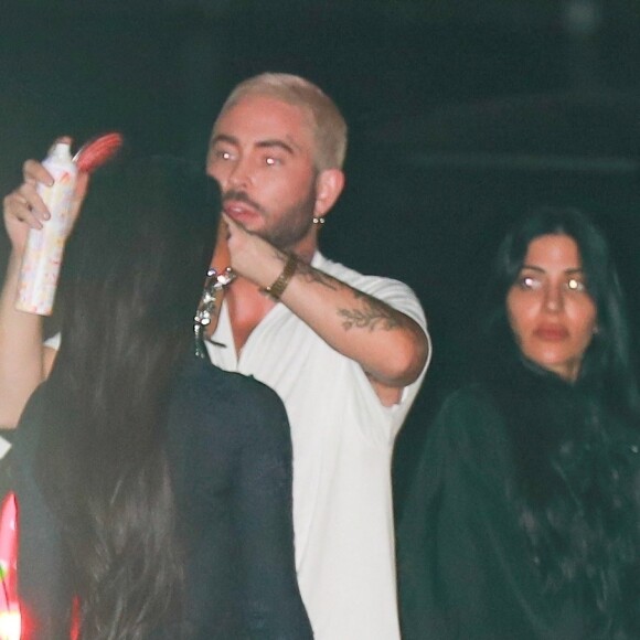 Kim Kardashian dans les coulisses des People's Choice Awards 2021, au Barker Hangar à Santa Monica. Le 7 décembre 2021.