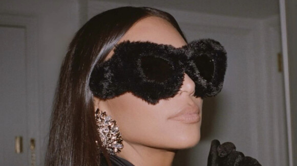 Kim Kardashian se la joue Batman : les lunettes de l'icône mode font sensation
