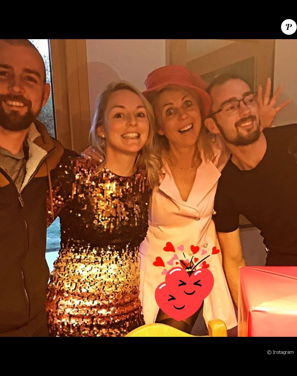 Nathalie de "L'amour est dans le pré" avec ses trois enfants