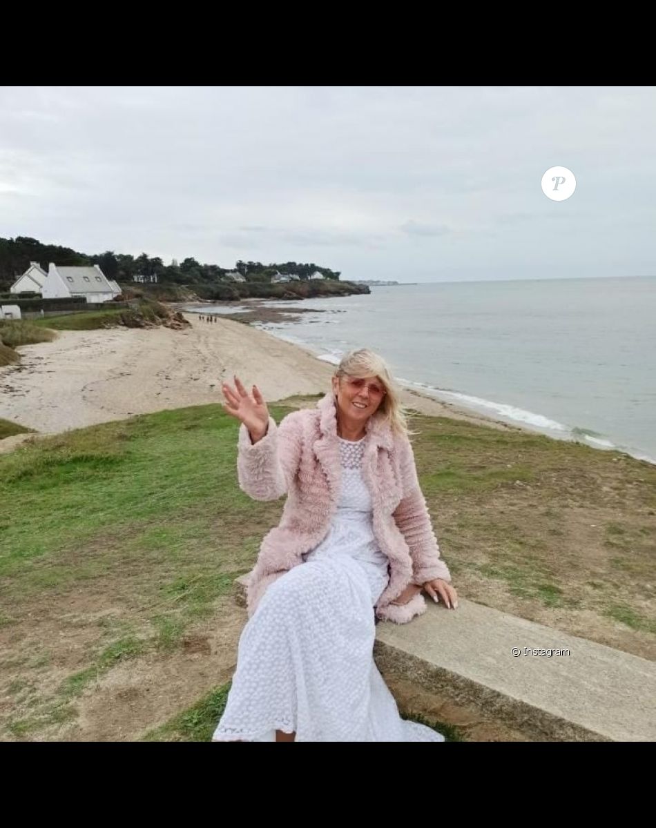Nathalie de "L'amour est dans le pré" en bord de mer