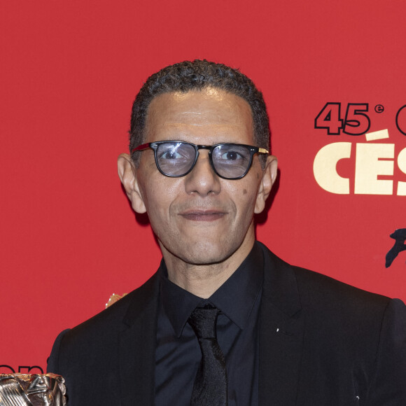 Roschdy Zem (César du meilleur acteur pour le rôle de Yacoub Daoud dans "Roubaix, une lumière") - Photocall du dîner de la 45ème cérémonie des César au Fouquet's à Paris. Le 28 février 2020 © Pierre Perusseau / Bestimage 