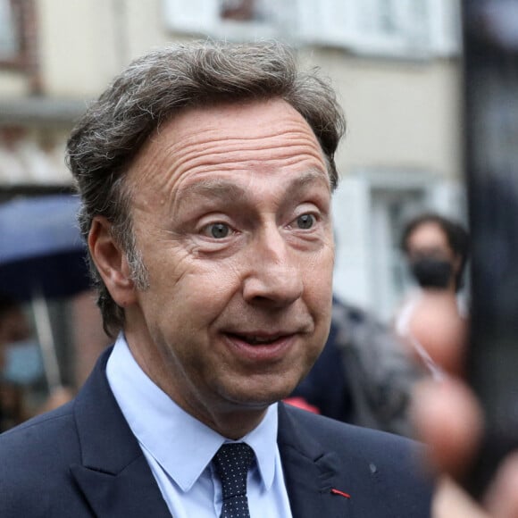 Stéphane Bern lors d'une rencontre avec les habitants de Illiers-Combray en Eure-et-Loir après la visite du Musée Marcel Proust - Maison de Tante Léonie le 15 septembre 2021. © Stéphane Lemouton / Bestimage