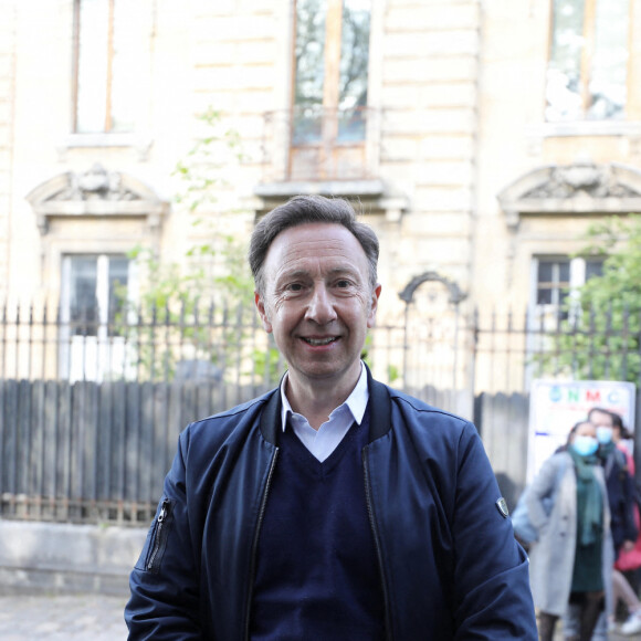 Stéphane Bern à la Villa Napoléon III "Schacher" à Meudon, France, le 3 mai 2021, dans le cadre d'une mobilisation pour la préservation du patrimoine des Hauts-de-Seine.