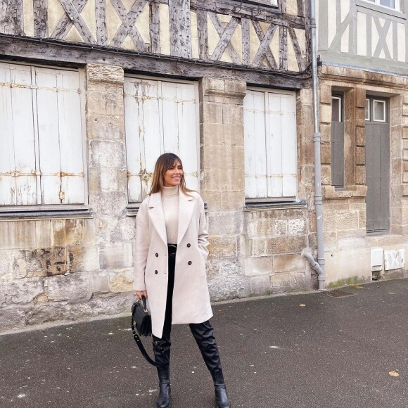 Camille Cerf amoureuse : séjour romantique à l'hôtel avec le beau Théo