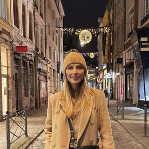 Camille Cerf amoureuse : séjour romantique à l'hôtel avec le beau Théo