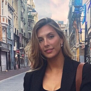 Camille Cerf amoureuse : séjour romantique à l'hôtel avec le beau Théo