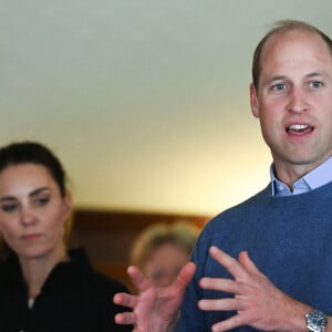 Le prince William, duc de Cambridge, et Catherine (Kate) Middleton, duchesse de Cambridge, visitent le clud de Rugby, City of Derry R.F.C. à Londonderry, Royaume Uni, le 29 septembre 2021. 