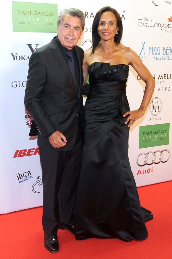 L'ex joueur de tennis Manolo Santana et sa femme Claudia Rodriguez - Gala "Global Gift" a Marbella, le 4 aout 2013.