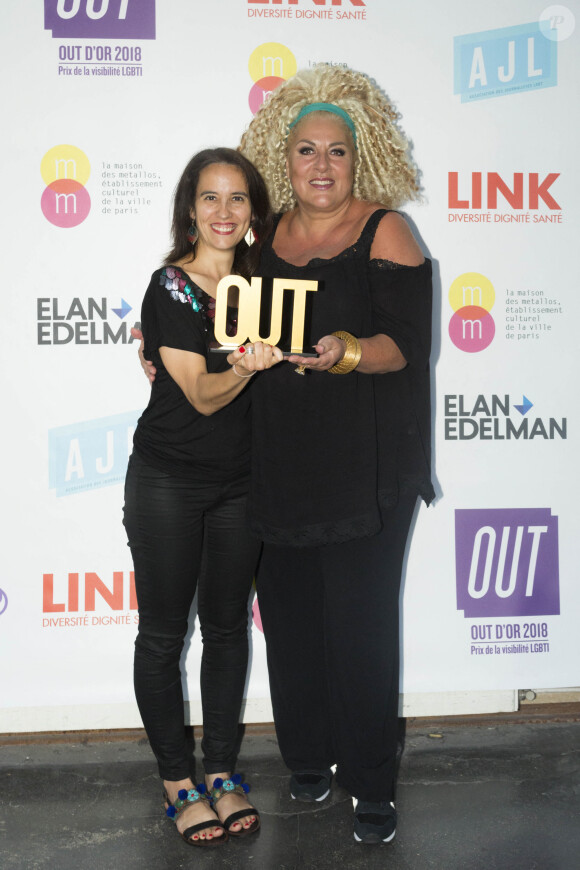 Exclusif - Muriel Douru et Marianne James pour l'OUT d'or du dessin engagé lors de la 2ème cérémonie de remise des OUT d'or, prix de la visibilité LGBTI (lesbiennes, gays, bi·e·s, trans et intersexes)  à Paris, France, le 19 juin 2018.