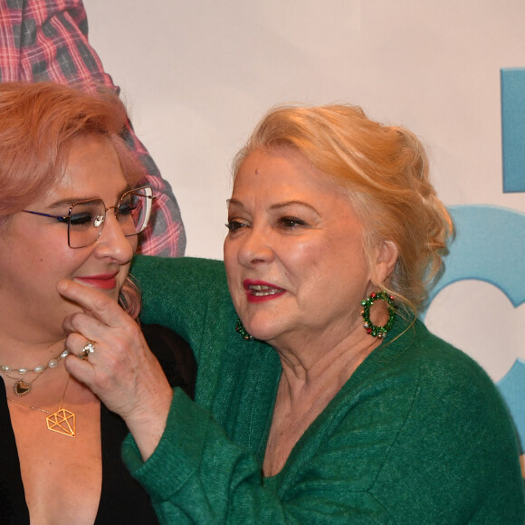 Marilou Berry et sa mère Josiane Balasko - Avant-première du film "Mes très chers enfants" au cinéma UGC Bercy à Paris, le 13 décembre 2021. © Veeren / Bestimage