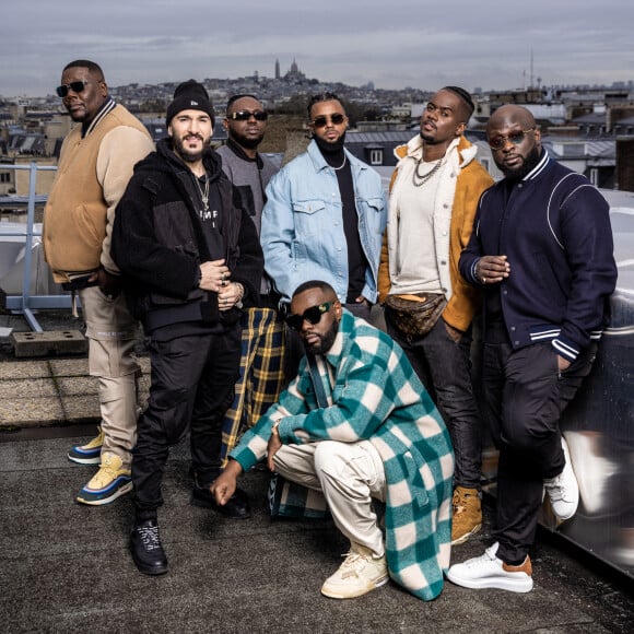 Exclusif - SEXION D'ASSAUT, LE RETOUR DES ROIS ! C'est LA TOURNEE EVENEMENT. Les membres du groupe de hip-hop français Sexion d'assaut, Gims, Black M, Lefa, Maska, Barack Adama, JR O Crom et Doomams lors d'une séance photo sur le toit de la salle Pleyel dans le 8ème arrondissement de Paris, France. © Cyril Moreau/Bestimage