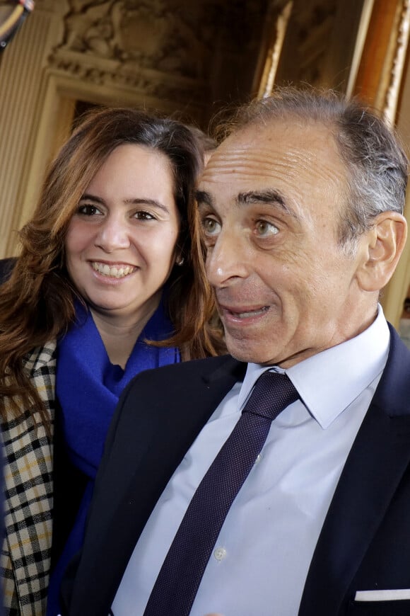 Eric Zemmour et sa conseillère politique Sarah Knafo à Paris le 18 novembre 2021