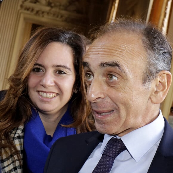 Eric Zemmour et sa conseillère politique Sarah Knafo à Paris le 18 novembre 2021