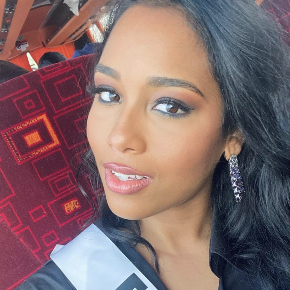 Clémence Botino (Miss France 2020) est arrivée 9e au concours de Miss Univers - Instagram