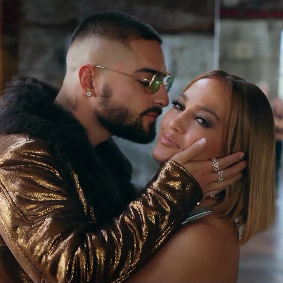 Maluma et Jennifer Lopez dans le film "Marry Me".