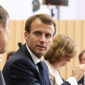 Le président de la république française, Emmanuel Macron accompagné de Nicolas Hulot participent au sommet sur les interconnections énergétiques à l'Agence Européenne pour la Sécurité Maritime, Lisbonne, Portugal, le 27 juillet 2018