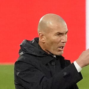 Zinedine Zidane - Match de football en Liga : Le Real Madrid est à égalité avec Seville 2-2 au Stade Alfredo-Di-Stéfano le 9 mai 2021. © Acero/Alterphotos/Panoramic / Bestimage