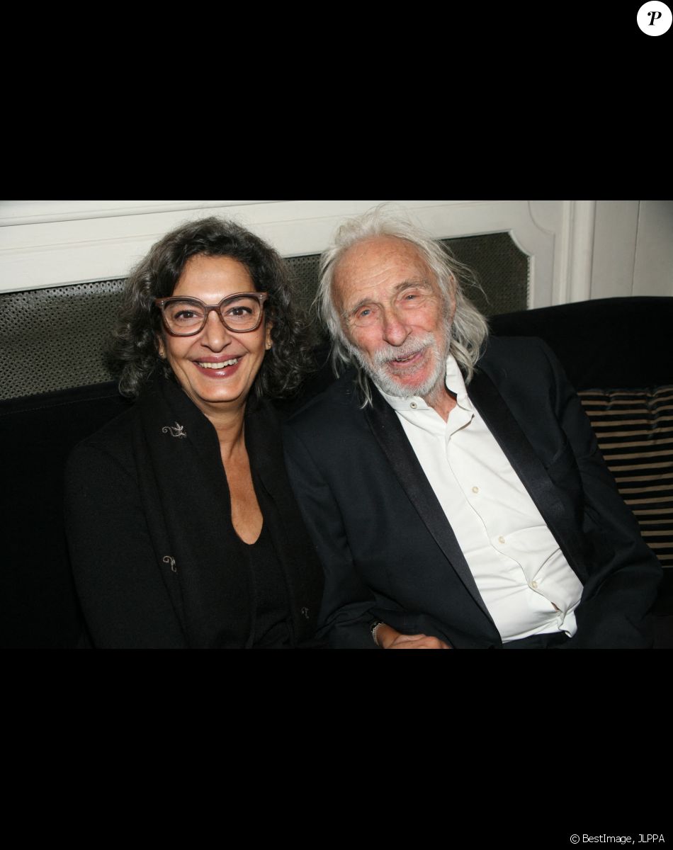 Pierre Richard et sa femme Ceyla Lacerda - Soirée naturopathie à l'hôtel Le Marois à l'occasion de la sortie du livre "Guide de naturopathie" de D. Passuti à Paris le 7 décembre 2021. © JLPPA/Bestimage