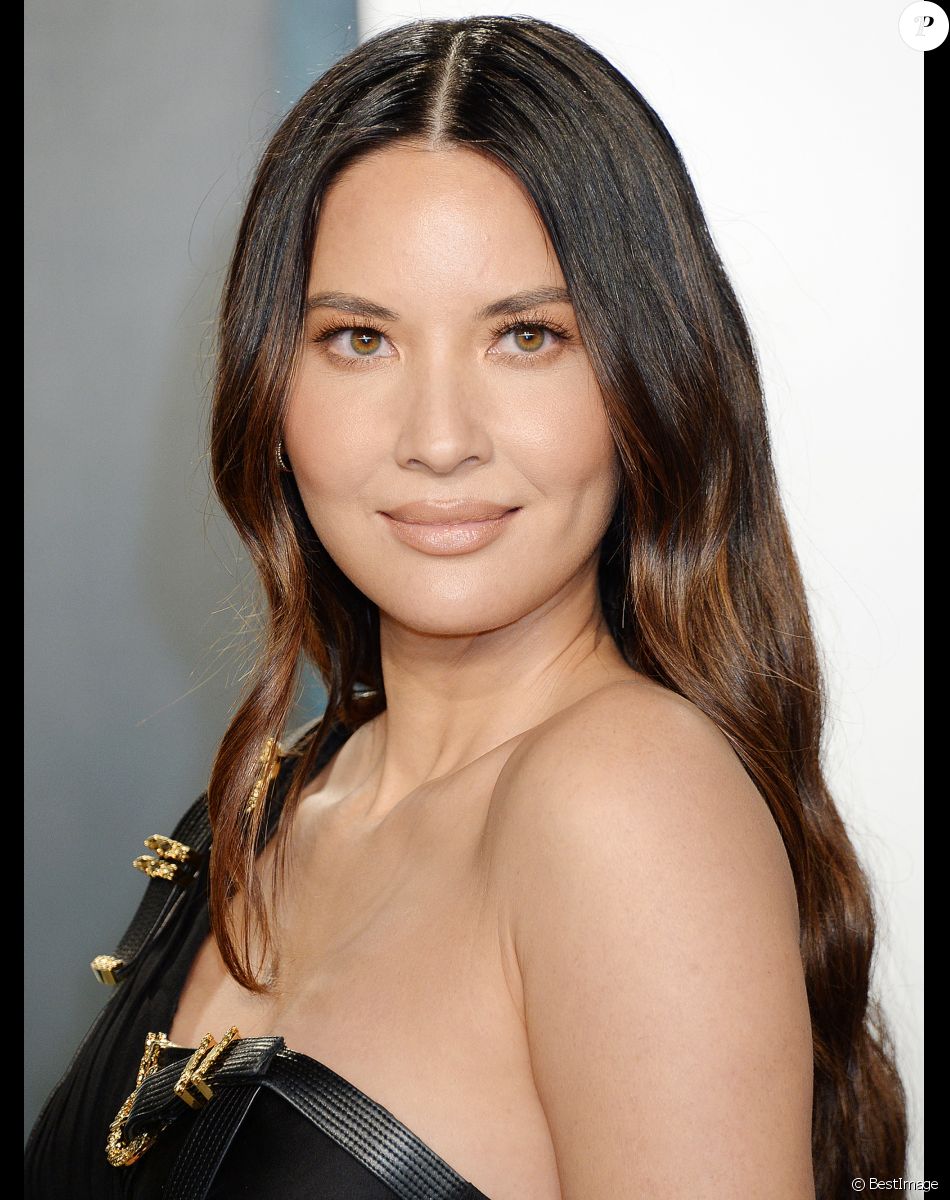 Olivia Munn - People à la soirée "Vanity Fair Oscar Party" après la 92ème cérémonie des Oscars 2020 au Wallis Annenberg Center for the Performing Arts à Los Angeles, le 9 février 2020.
