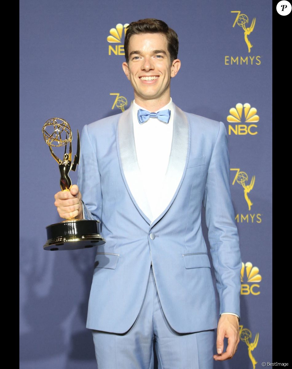 John Mulaney à la press room du 70ème Primetime Emmy Awards au théâtre Microsoft à Los Angeles, le 17 septembre 2018