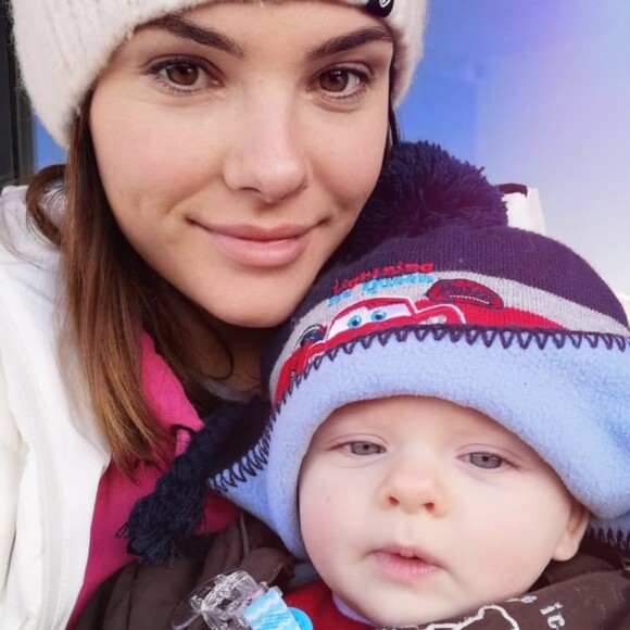 Alice Detollenaere en famille sur Instagram.