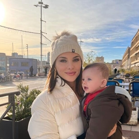 Alice Detollenaere en famille sur Instagram.