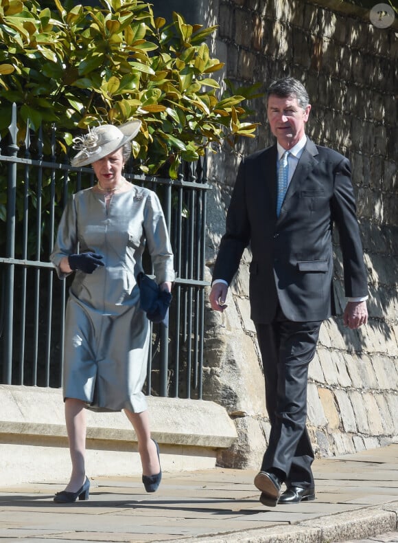 La princesse Anne et Sir Timothy Laurence arrivent à la messe de Pâques à la chapelle Saint-Georges du château de Windsor, le 21 avril 2019.