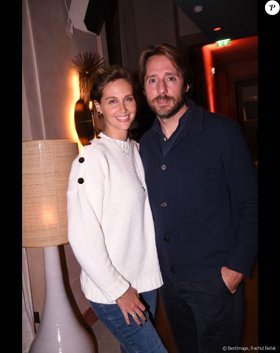 Exclusif - Ophélie Meunier et son mari Mathieu Vergne - Soirée d'inauguration du restaurant "Le Mimosa" (2 rue Royale 75008 Paris) de JF. Piège, B.Joannin (Président du Amiens SC) et B.Patou à Paris le 22 novembre 2021. © Rachid Bellak/Bestimage