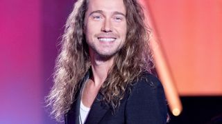 Julien Doré papa : rare photo de sa nouvelle vie de famille, après un premier Noël à trois