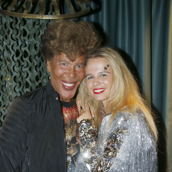 Igor Bogdanoff ( Bogdanov) et sa compagne Julie Jardon - People à la soirée "Fin Du Monde" au Ice Kube Bar à Paris. Le 29 septembre 2018 © Christophe Aubert via Bestimage