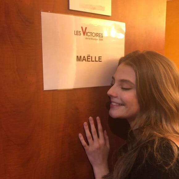 Maëlle (The Voice) est en couple ! Elle présente son compagnon Julien sur Instagram.